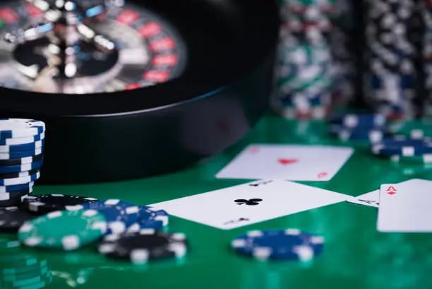 Filipino sports fan placing a bet on plot777 mobile platform
